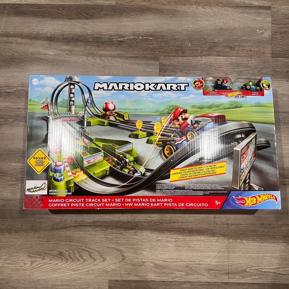 Hot Wheels Mario Kart Circuit Track Set-Missing 1 piece